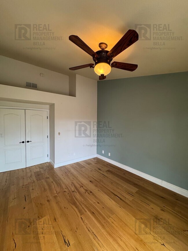 Building Photo - Spacious & Stylish Living in the Heart of Lake Elsinore