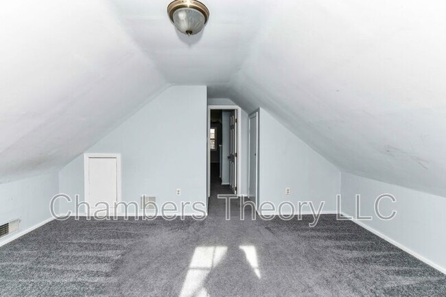 Building Photo - 6903 Kincaid Ave