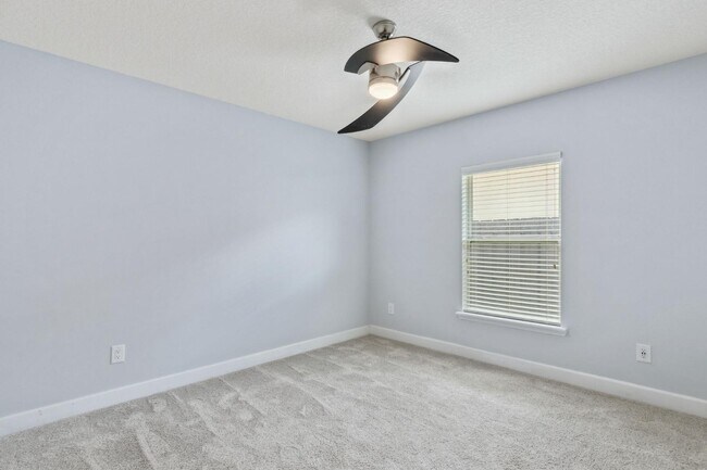 Building Photo - 14617 E Zachary Dr