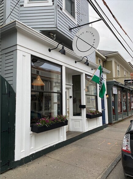 Building Photo - 404 Thames St