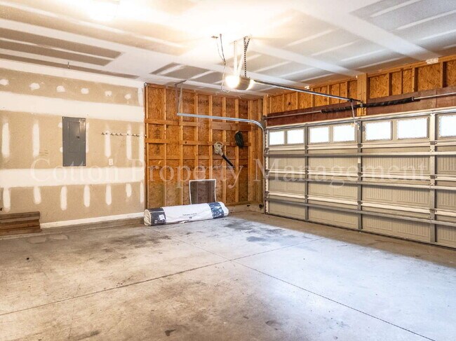 Building Photo - 110 Roughleaf Trail