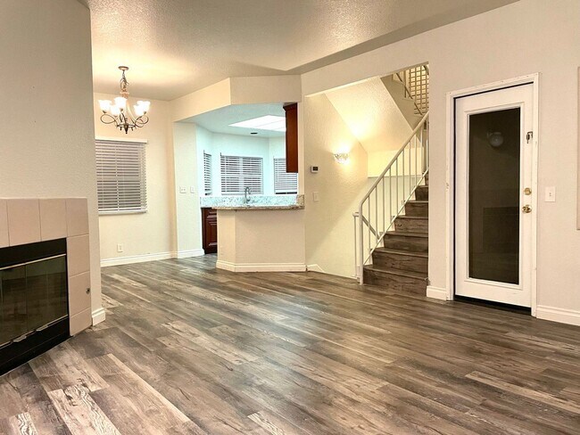 Building Photo - Its has that WOW Factor! Great Location and Spacious 3 Bedroom Available Early May!