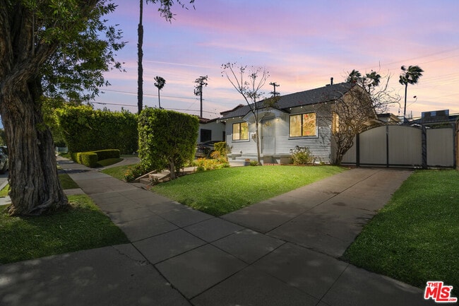 Building Photo - 8643 Clifton Way