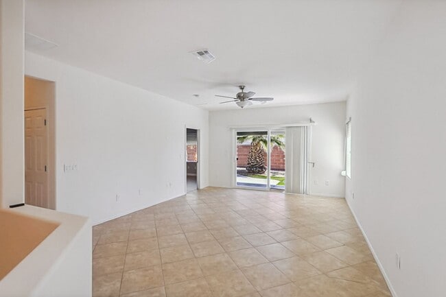 Building Photo - 55+, Age Restricted, 2 Bed, 2 Bath, Single...