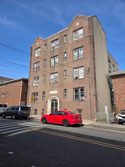 Building Photo - 289 Day Ave