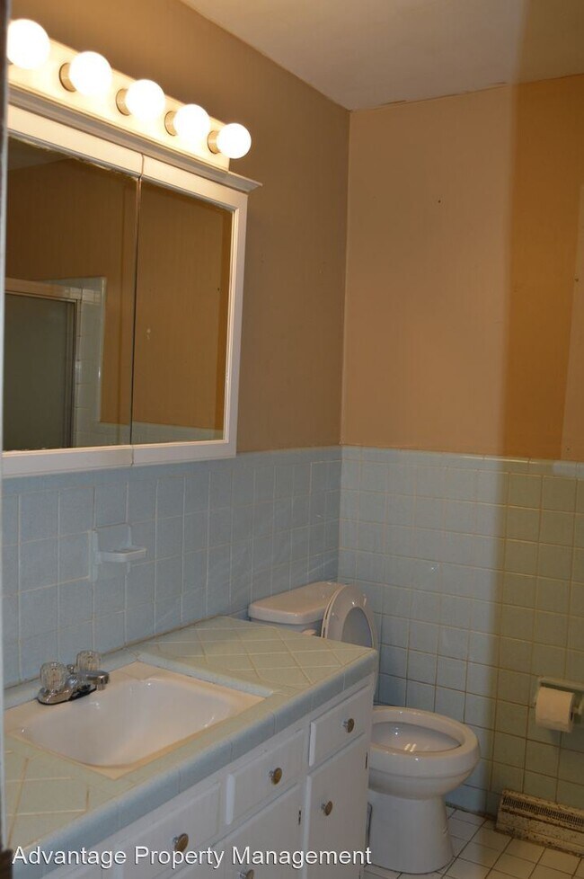 Building Photo - 3 br, 2 bath House - 1611 Chenault Dr SE