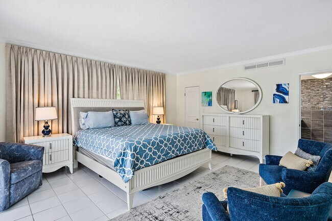 Building Photo - 250 Bradley Pl