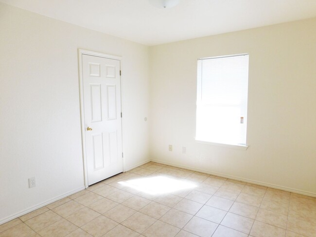 Building Photo - 4601 Wade Dr