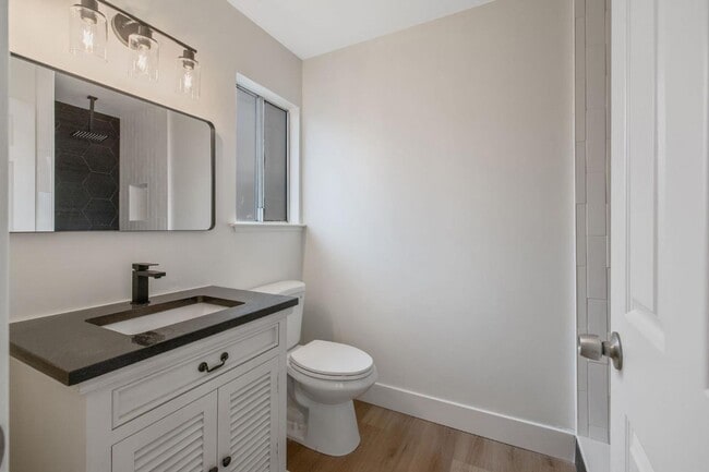 Building Photo - UPDATED CLOVIS HOME