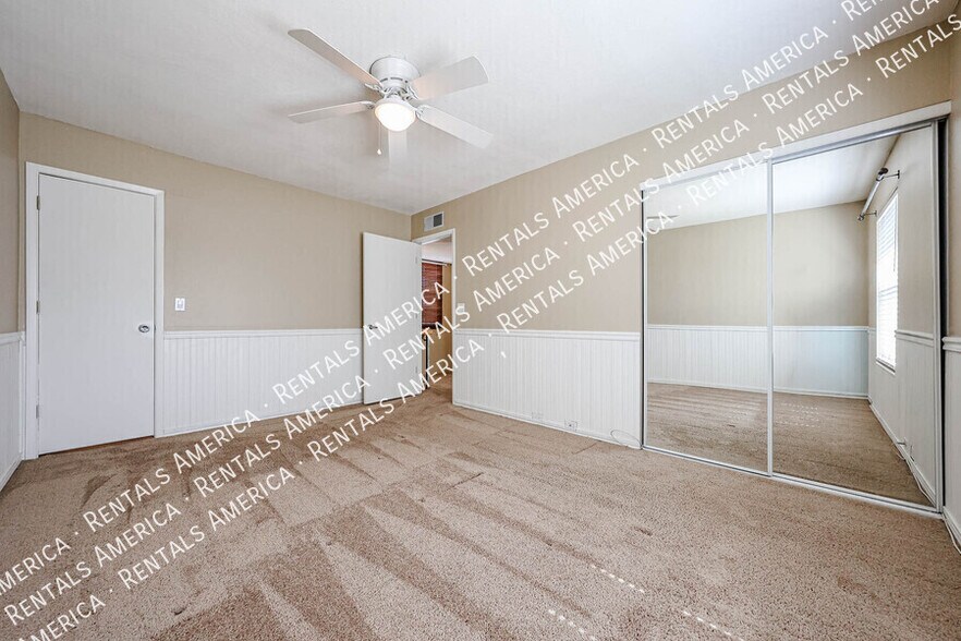 Building Photo - 4809 E Euclid Ave