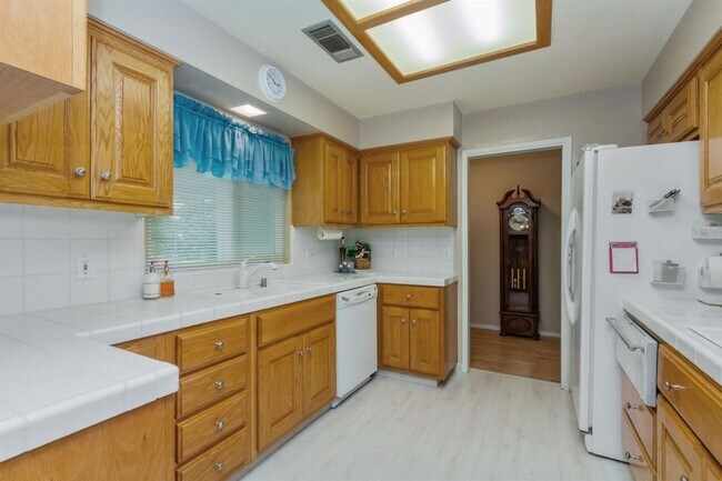 Building Photo - 4 Bedroom North Clovis Ranch on 3+ Acres