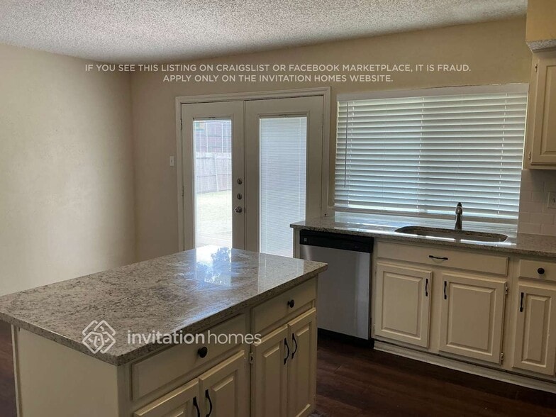 Building Photo - 1716 Delaford Pl