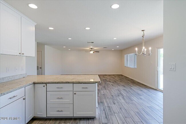 Building Photo - 536 N Cheri Lynn Dr