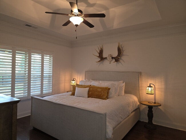 Building Photo - Resort Living At It's Finest in Foxland Harbor