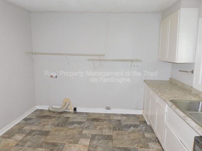 Building Photo - 1217 Pearson Pl