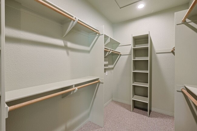 Building Photo - 5BR Home in Ramona Country Estates with Pool & Views