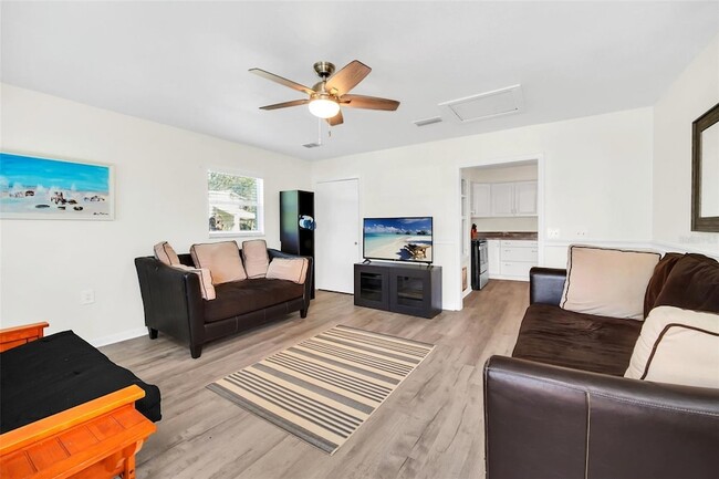 Building Photo - 5 SE Ocale Way