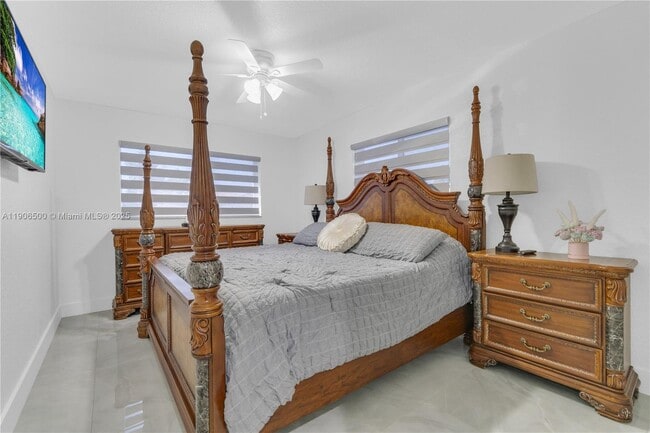 Building Photo - 3145 W 71st Pl