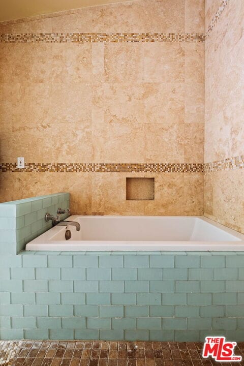 Building Photo - 303 Mavis Dr