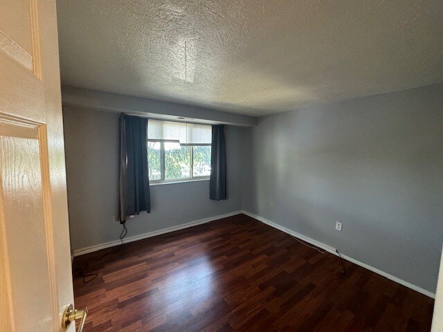 Building Photo - 27512 Evergreen Run