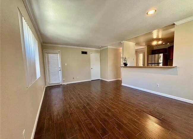 Building Photo - 7405 Charmant Dr