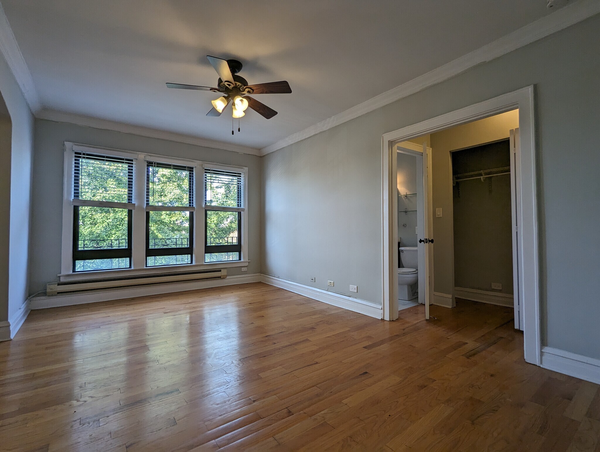 Building Photo - 4735 N Hermitage Ave