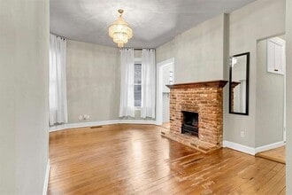 Building Photo - 952 Myrtle St NE