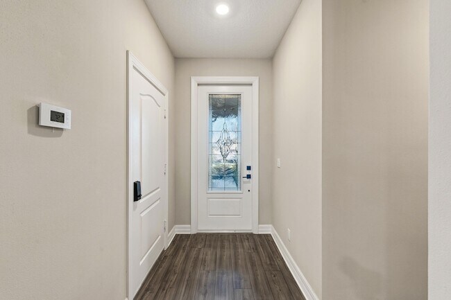 Building Photo - 1817 Party Pl