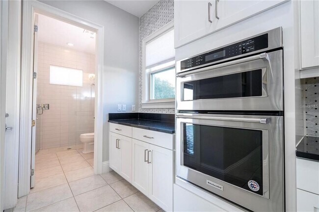 Building Photo - 13370 Alderley Dr