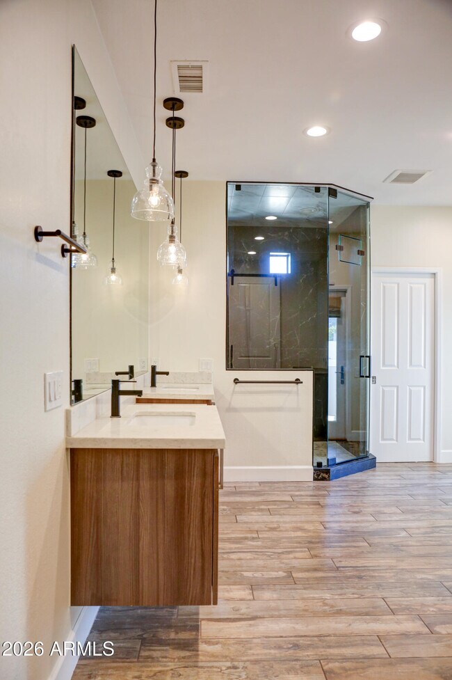 Building Photo - 2016 E State Ave