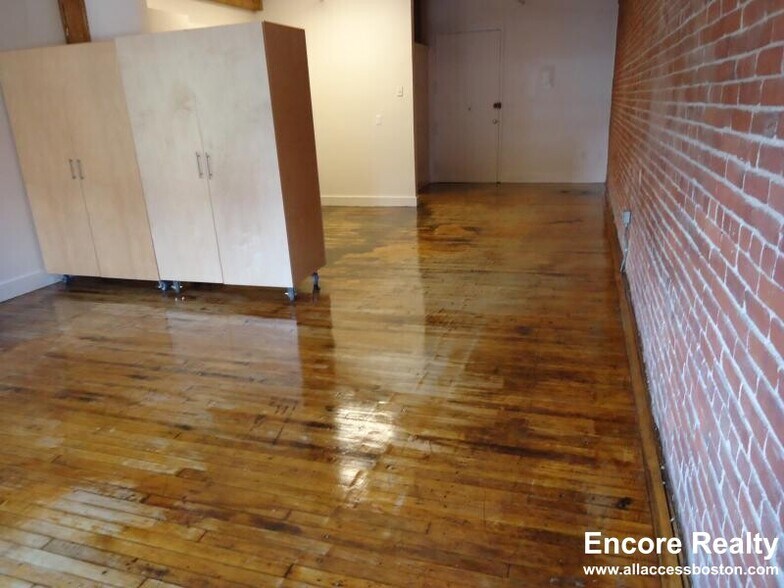 Building Photo - 781 Tremont St