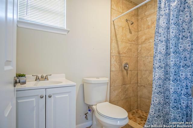 Building Photo - 303 Victor St