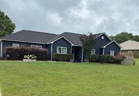 Building Photo - Coming Soon in Fort Mitchell – Pet-Friendly 4BR with 2-Car Garage