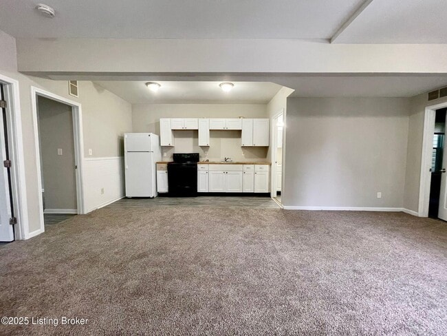 Building Photo - 500 E Ormsby Ave