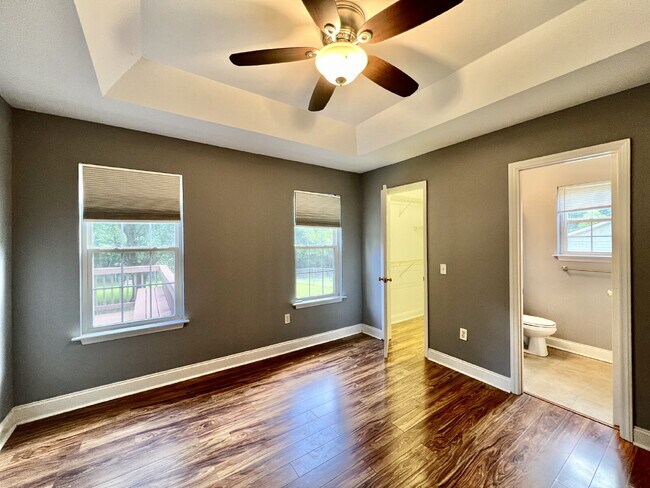 Building Photo - CONVENIENT LOCATION 3 Bedroom