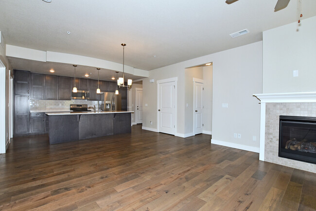 Awesome open concept with great kitchen - 6510 Crystal Downs Dr