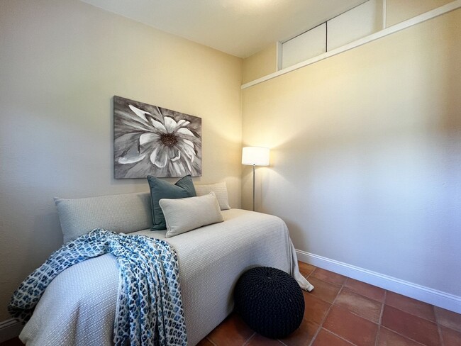 Building Photo - Wine Country Retreat with Guest Cottage & Vineyard Views