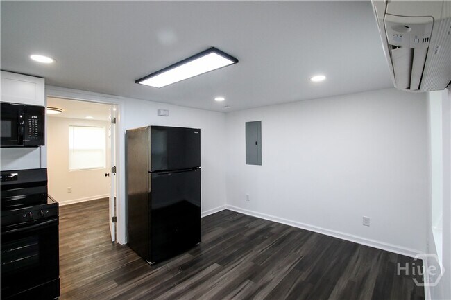 Building Photo - 1904 E 51st St