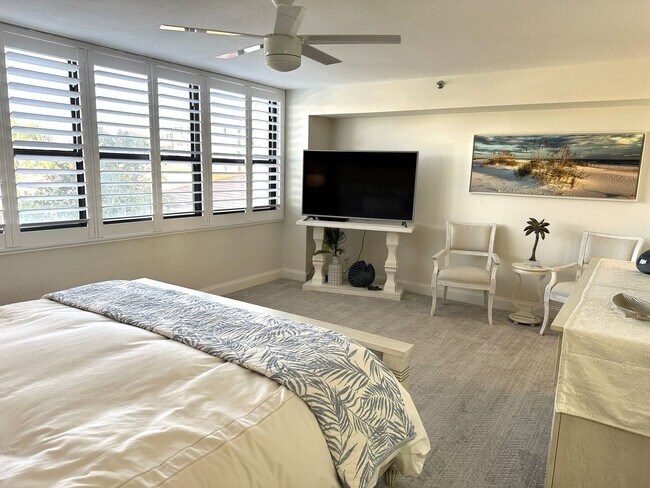 Building Photo - FURNISHED SIX MONTH RENTAL WATER VIEW BAHIA DEL MAR APRIL 29, 2026-OCT. 31, 2026