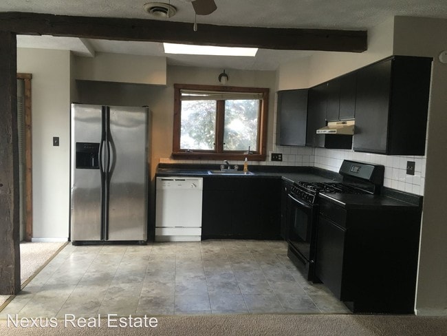 Building Photo - 5747 Holden St