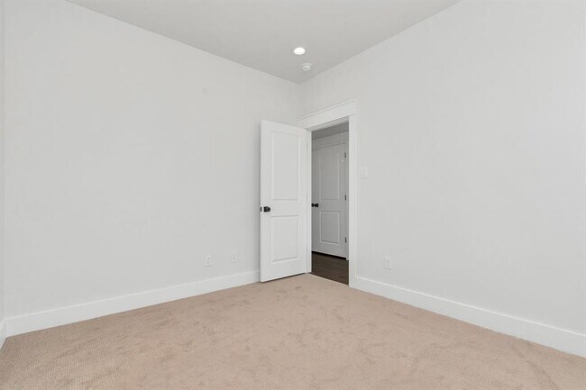 Building Photo - 5422 Wheatley St