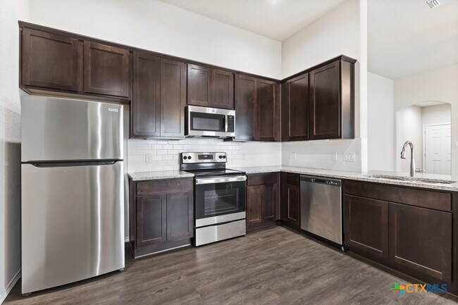 Building Photo - 636 Heathers Wy