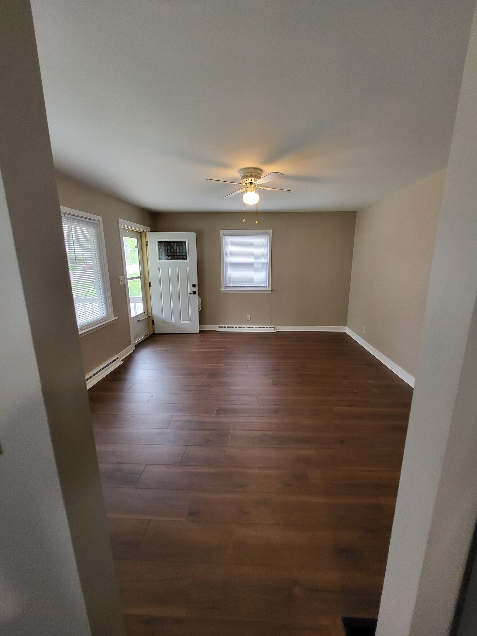 Livingroom - 709 Michigan St