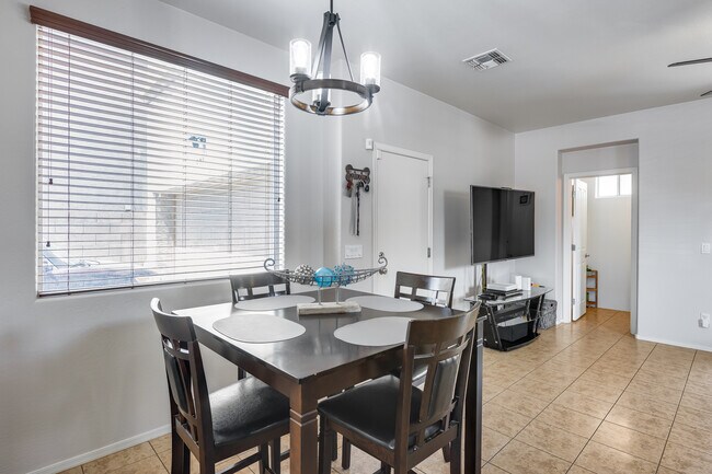 Building Photo - 11956 W Fillmore St