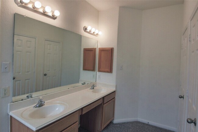 Building Photo - 322 Wild Bird Dr