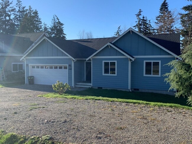 Building Photo - Lovely 3 bedroom Home in Admirals Cove Community. Rare 6 Month Lease Available!