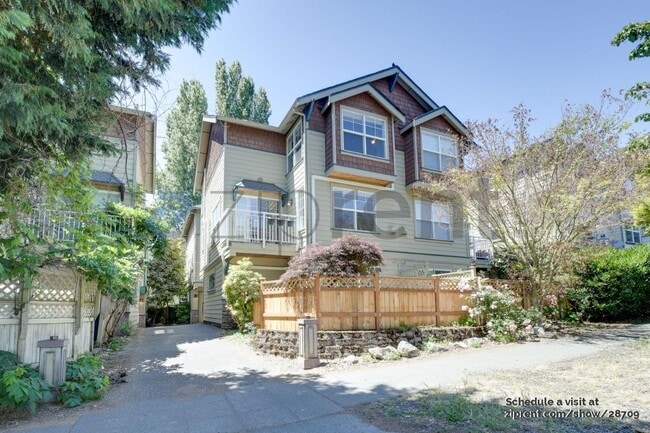 Building Photo - 3625 Phinney Ave N