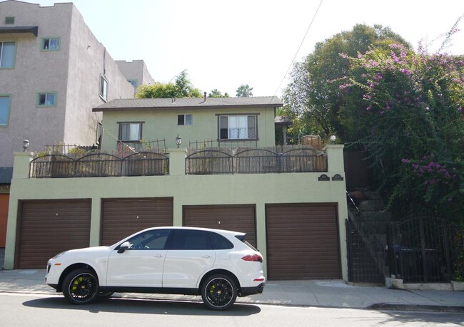 Building Photo - 1514 Micheltorena St