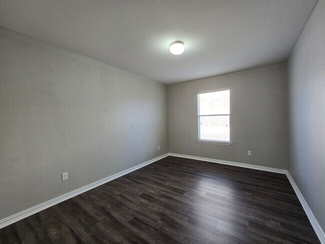 Building Photo - 2609 Red Fern Dr