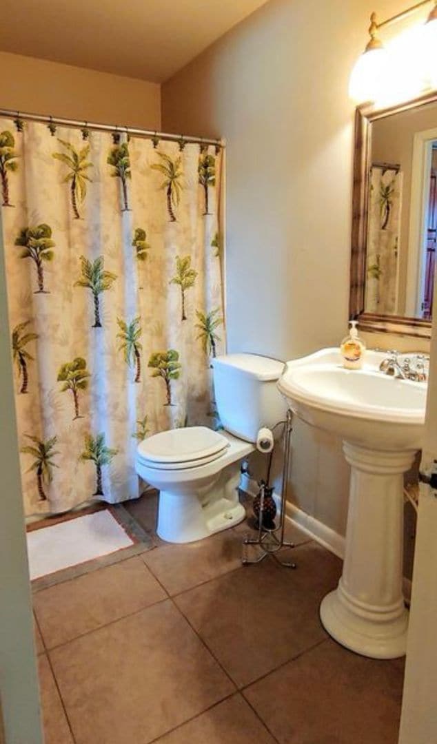 Building Photo - 2 BR and 2 Baths overlooking the Tennis Court